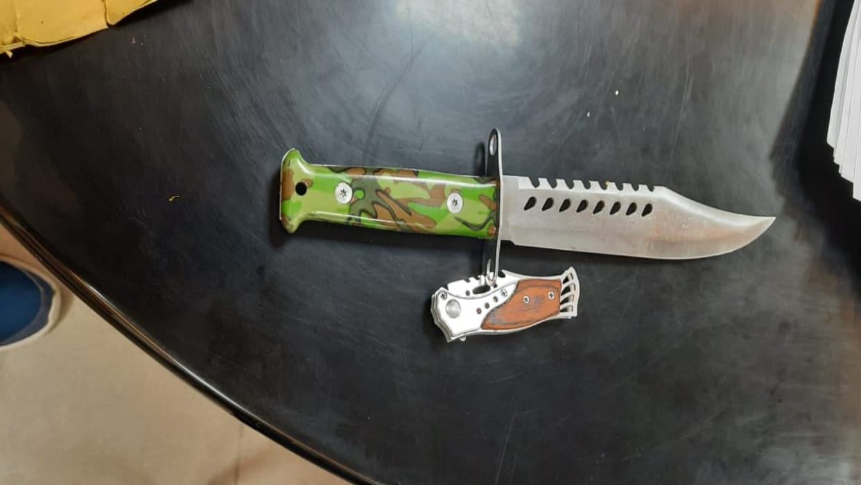 Delhi student angry with teacher scolding stab him now apprehended
