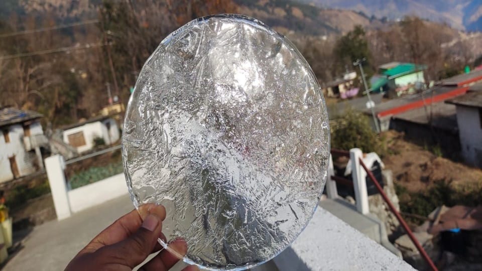 Uttarakhand Weather: Pond and tap water frozen after Snowfall in Munsiyari Photos