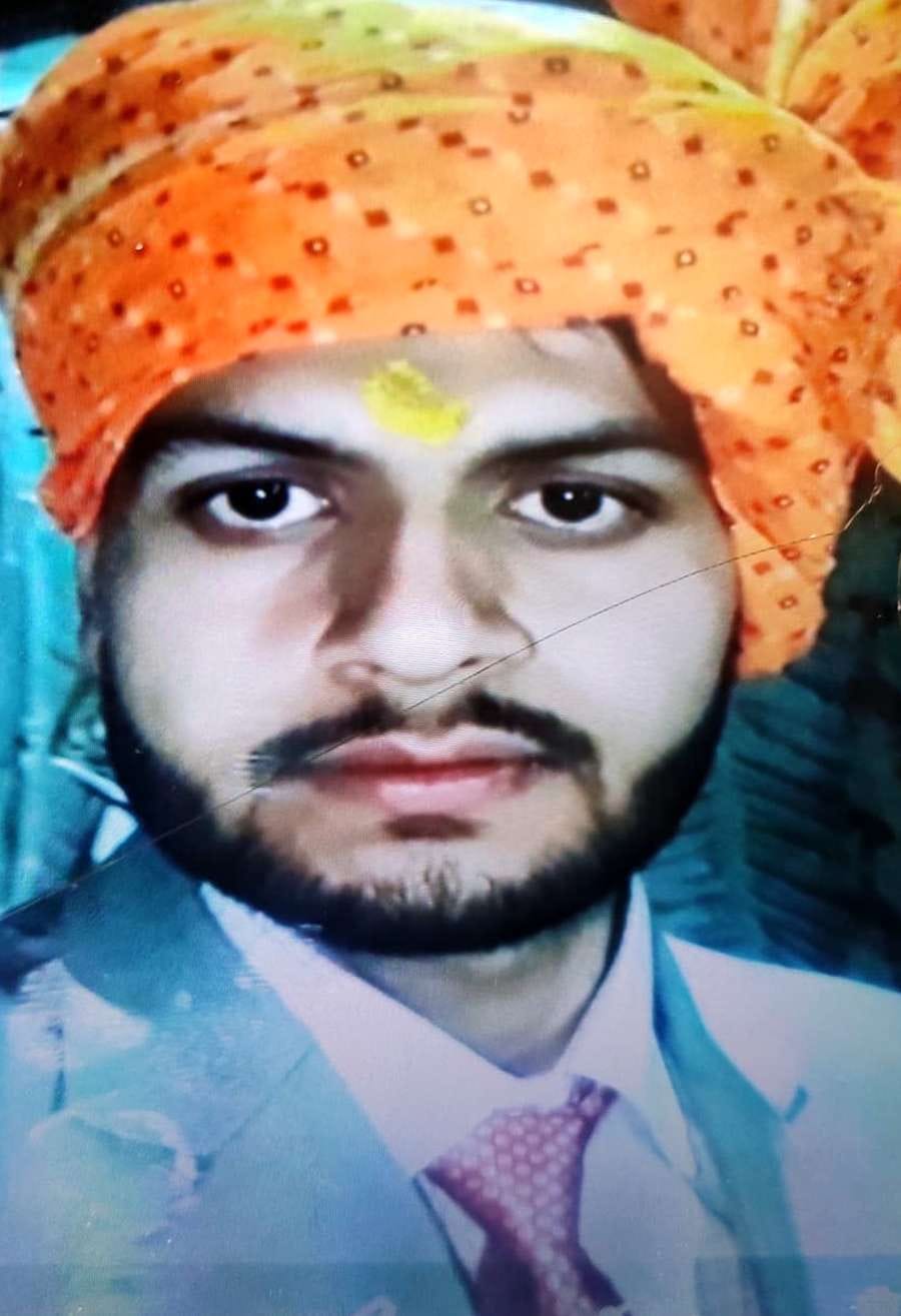 Bike collided with electric pole in Mahoba, death of engineering student