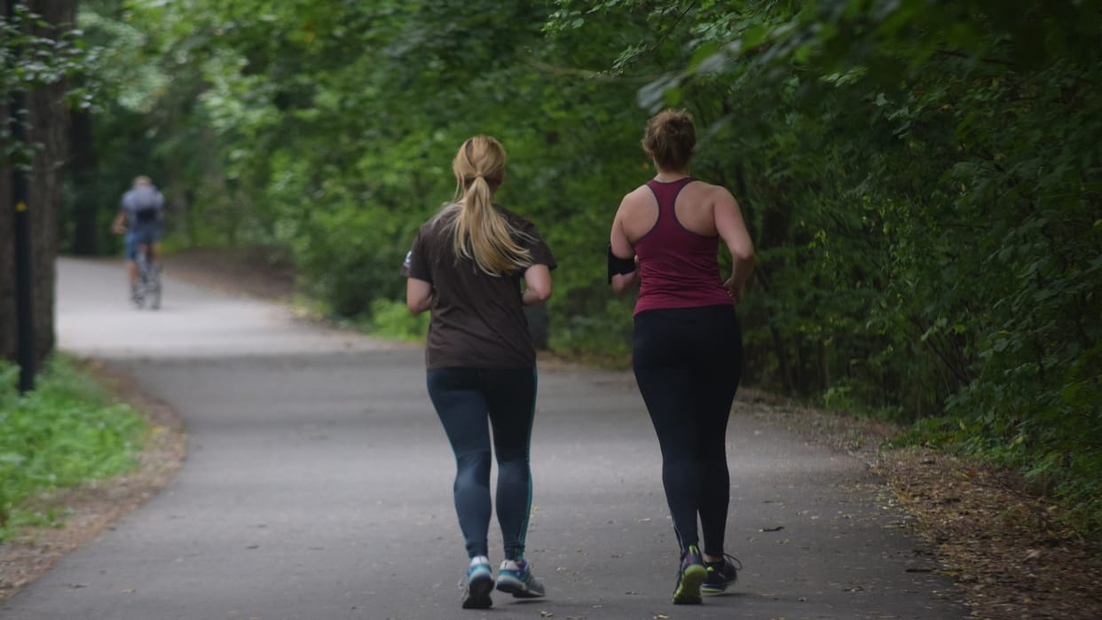 Walking Mistakes You Should Avoid Know How To Walk Properly in Hindi
