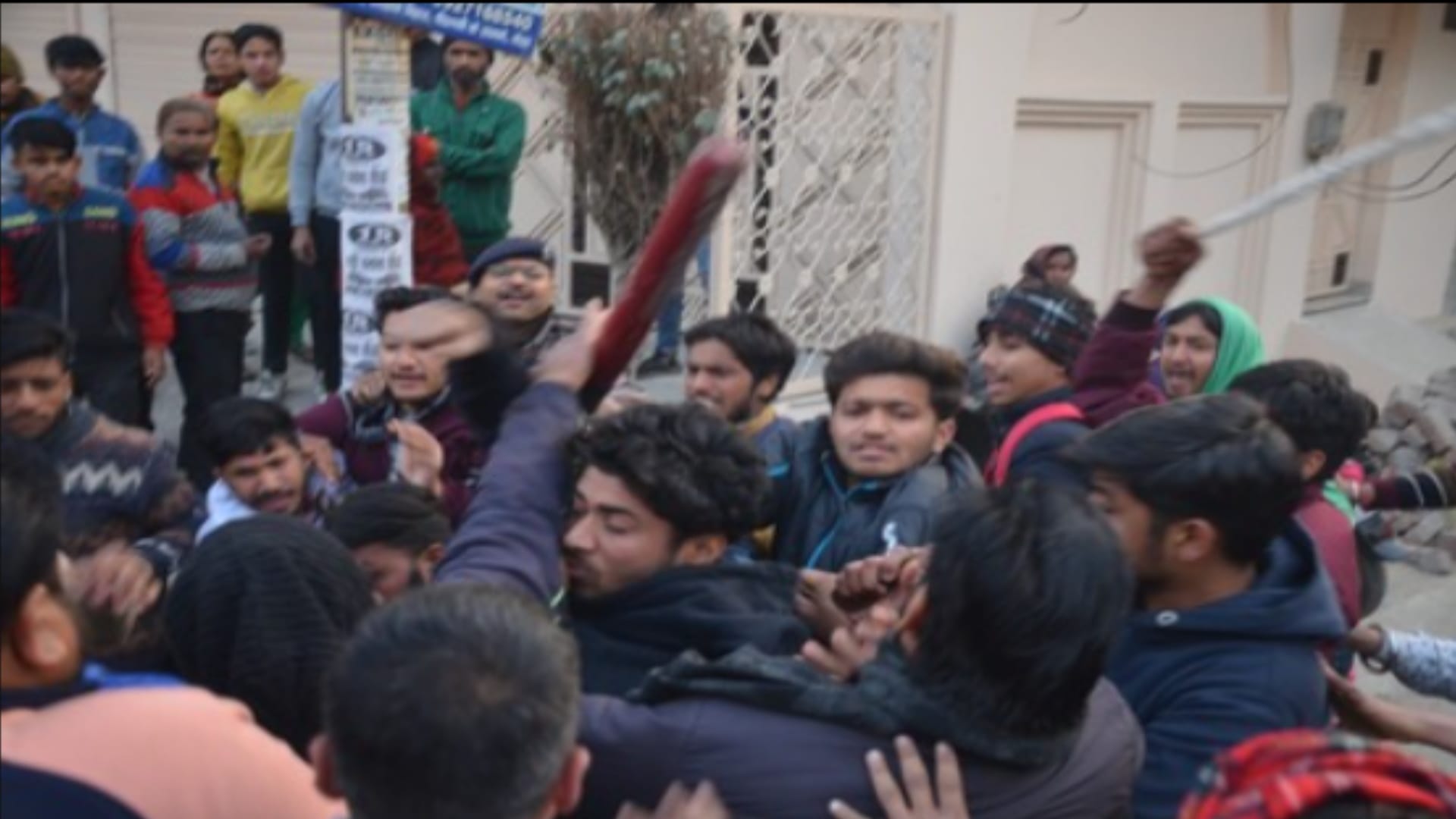 Meerut Crime News: many youths were murdered in the city and see photos