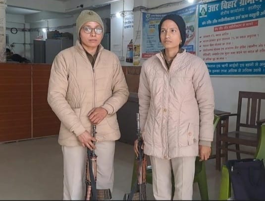 Bihar: Three robbers tried to control two women constables on pistol but were force to flee from bank