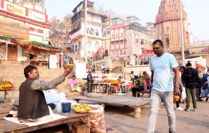 wise mans are found on every ghat of Ganga varanasi know which tourist is from which State