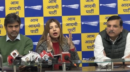 Delhi: अभिनेत्री संभावना सेठ व उषा कौल आप में शामिल, संजय सिंह ने दिलाई सदस्यता, बोले पार्टी को मिलेगी मजबूती अभिनेत्री संभावना सेठ व उषा कौल आप में शामिल