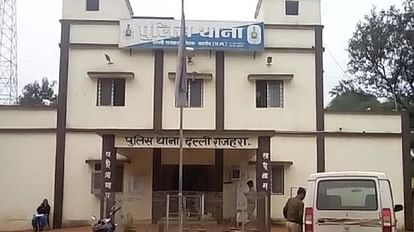 Balod: भिलाई इस्पात संयंत्र के कमरे में शख्स ने की आत्महत्या, कमरे का दरवाजा तोड़कर निकाला गया शव भिलाई इस्पात संयंत्र के कमरे में शख्स ने की आत्महत्या