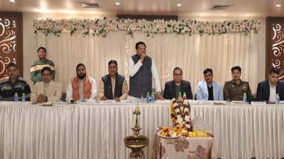 Investors Meet: अलीगढ़ के विकास को लगेंगे पंख, एडीए को मिले 2366 करोड़ के निवेश प्रस्ताव, पांच हुए करार एडीए इंवेस्टर्स मीट में मंत्री अनूप प्रधान