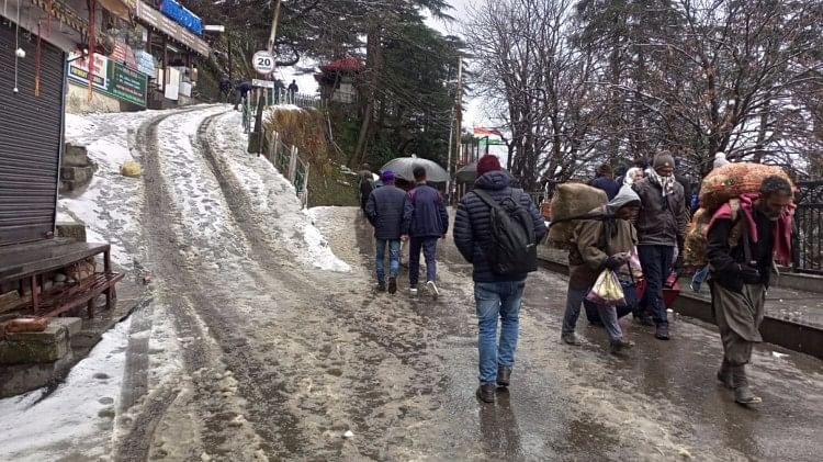 Snowfall in Himachal Pradesh traffic affected