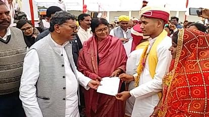 Pendra: हाथ से हाथ जोड़ो पद यात्रा निकालेगी छग कांग्रेस, जानिए और क्या बोले विधानसभा अध्यक्ष सामूहिक कन्या विवाह में विधानसभा अध्यक्ष