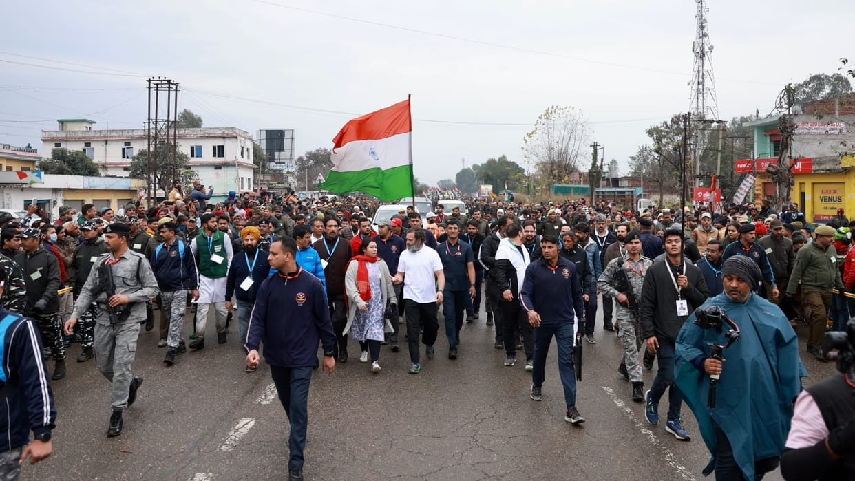 Bharat Jodo Yatra: 21 KM walk on first day in jammu kashmir Rahul gandhi returned to Delhi