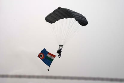IAF air show: power of the Air Force was seen in the air show, people were thrilled