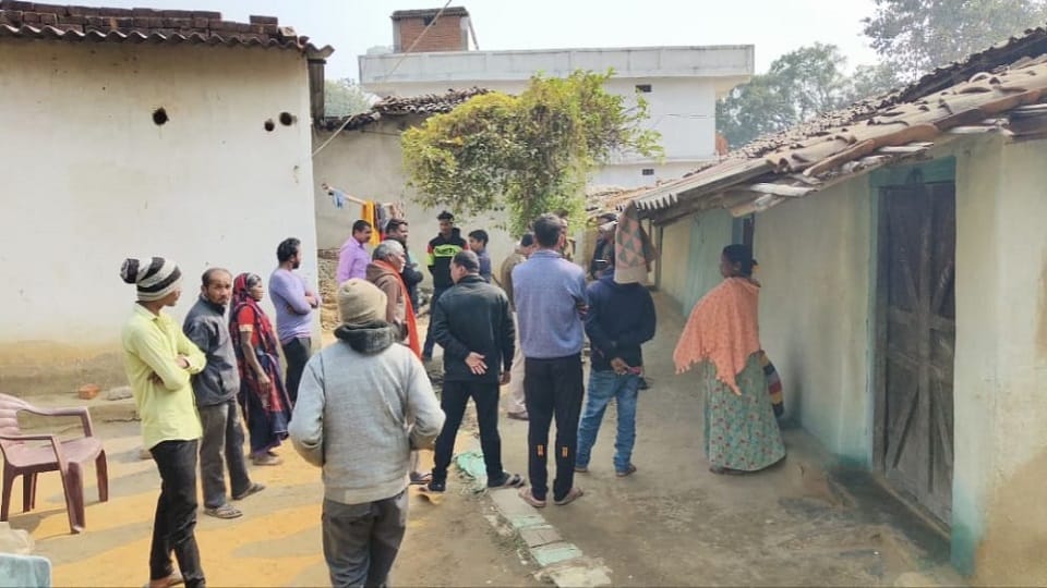 Murder of a girl living in live in relation in Ambikapur partner absconding dead body found in house