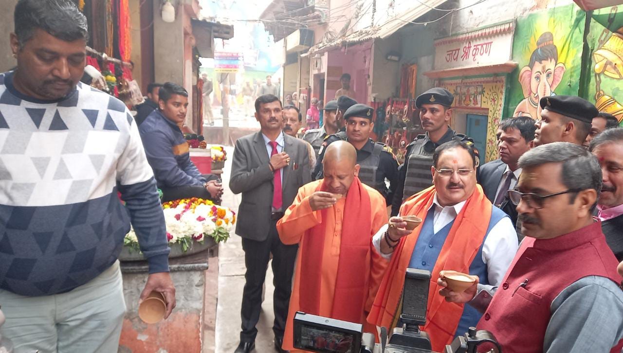 JP Nadda and CM Yogi show different style after seeing Kaal Bhairav, photo viral of drinking tea in Kulhad