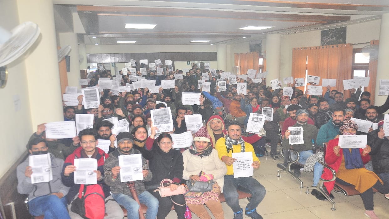 JoA IT candidates' anger erupted outside the secretariat, angry over non-release of results