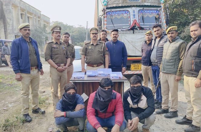 Siege nabbed three miscreants in Kannauj, police recovered looted container