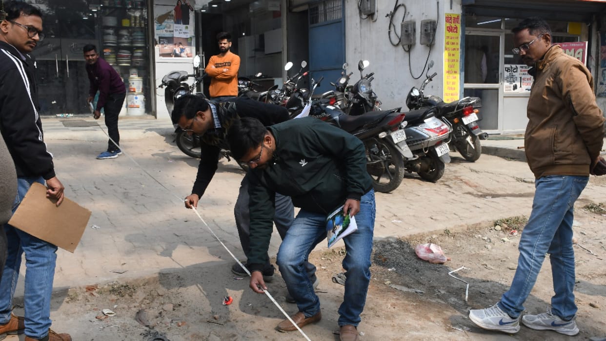 Construction work of overbridge started at Khazanchi Square