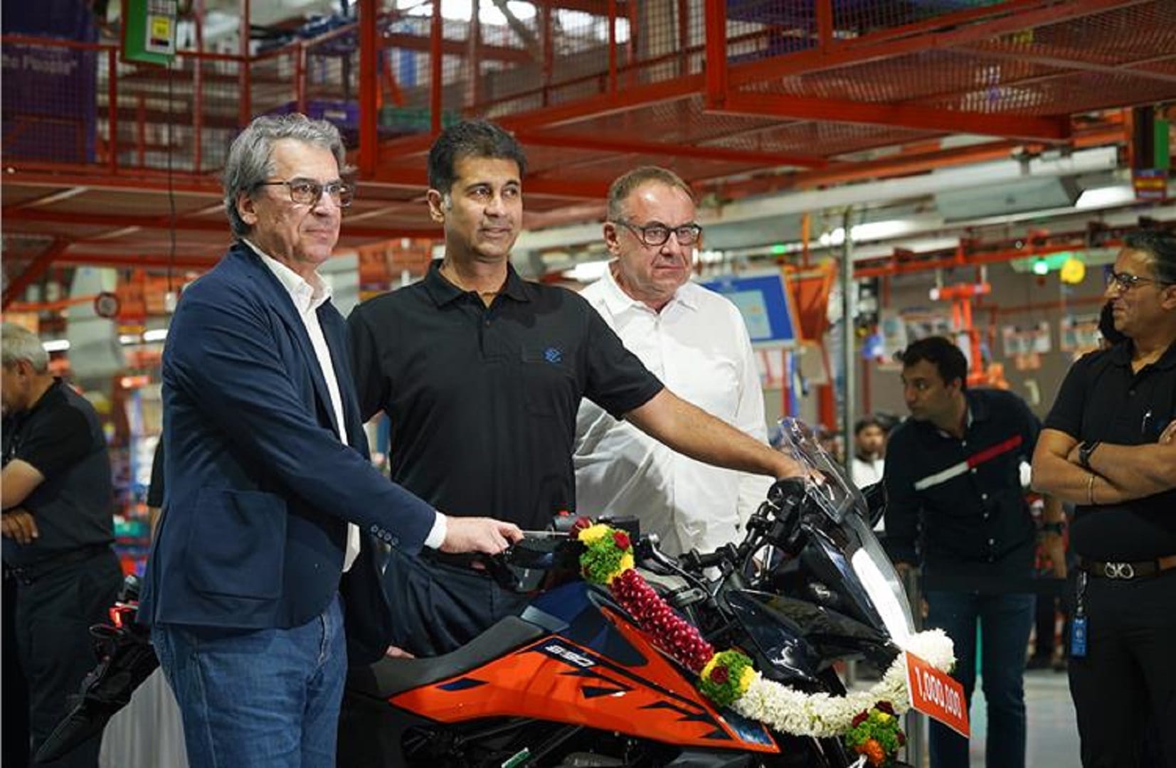 Bajaj Auto takes over Triumph Motorcycles Ltd India business, soon to launch mid-size motorcycles new range