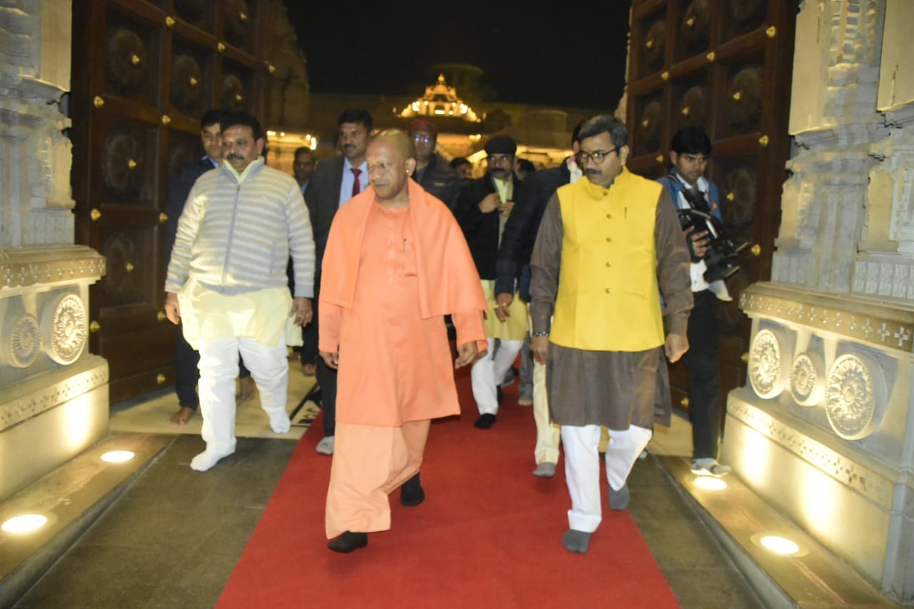 PHOTOS: CM Yogi was seen in this style in Kashi Vishwanath Temple, Jai Shri Ram was announced in the temple