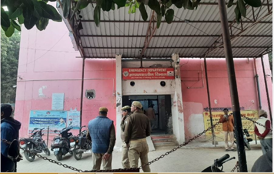 Judge injured due to bullet shot in Mirzapur court his revolver fired while wearing gown