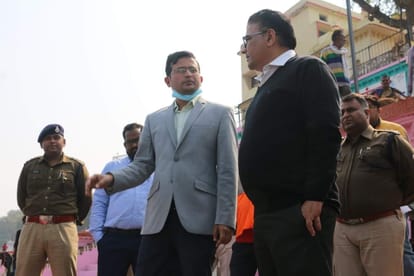 Narmada Jayanti Narmadapuram Gaurav Diwas Commissioner other officials reviews preparations at Narmada Ghats