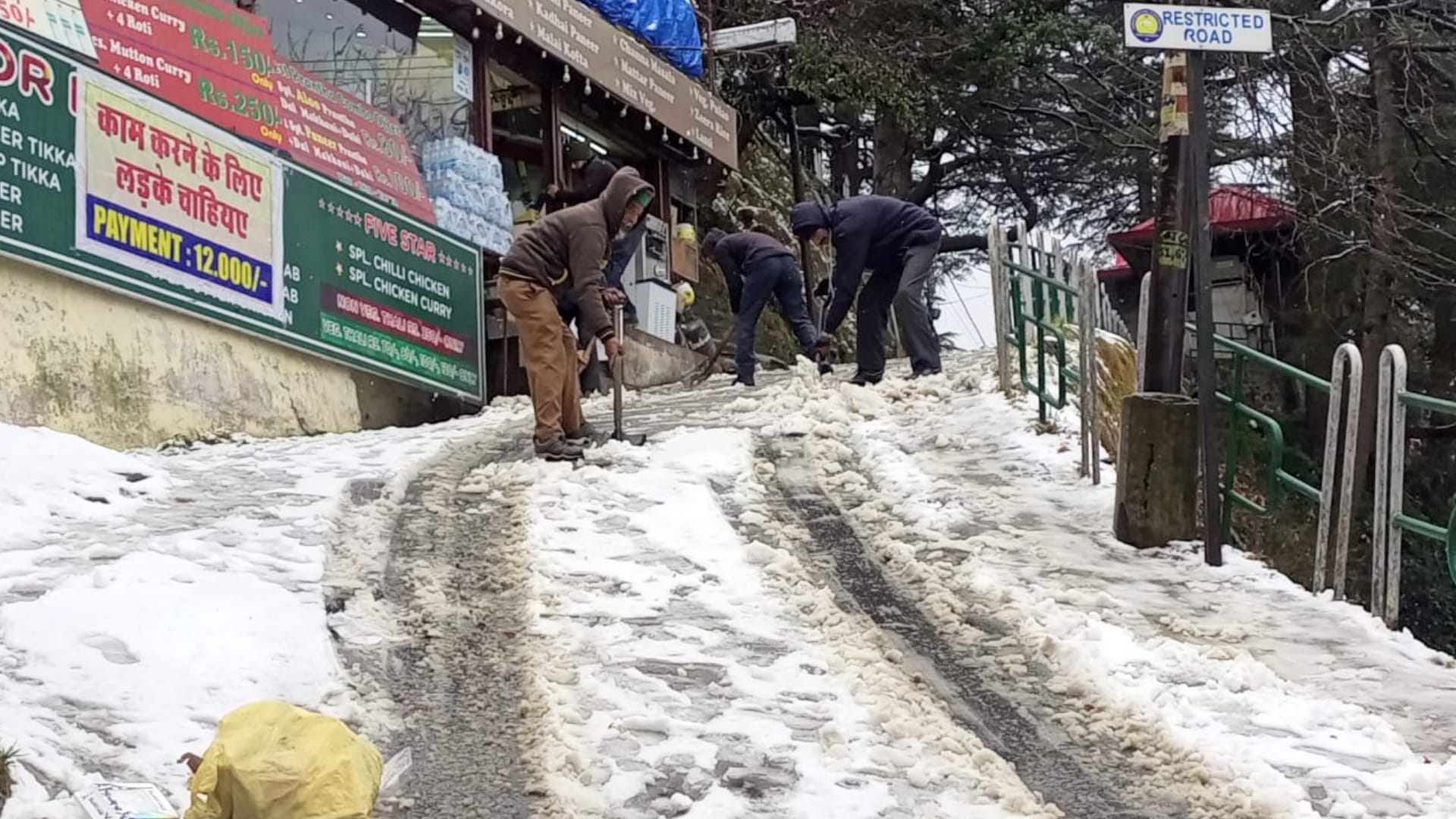 Snowfall in Himachal Pradesh traffic affected