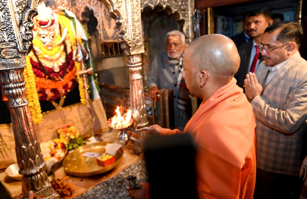 PHOTOS: CM Yogi was seen in this style in Kashi Vishwanath Temple, Jai Shri Ram was announced in the temple