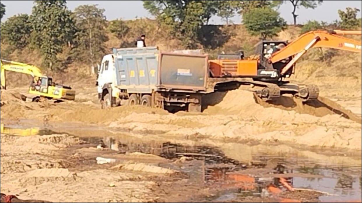 mp news NGT rules Violation during sand mining in rivers in katni madhya pradesh
