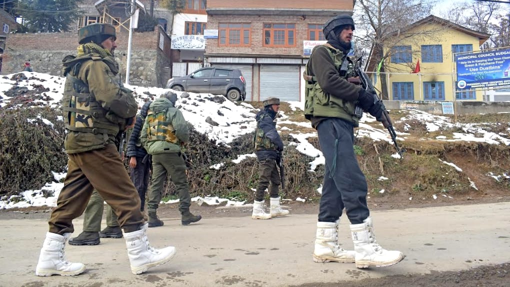 Jammu Kashmir: Suspects seen in Kulgam security forces launched search operation