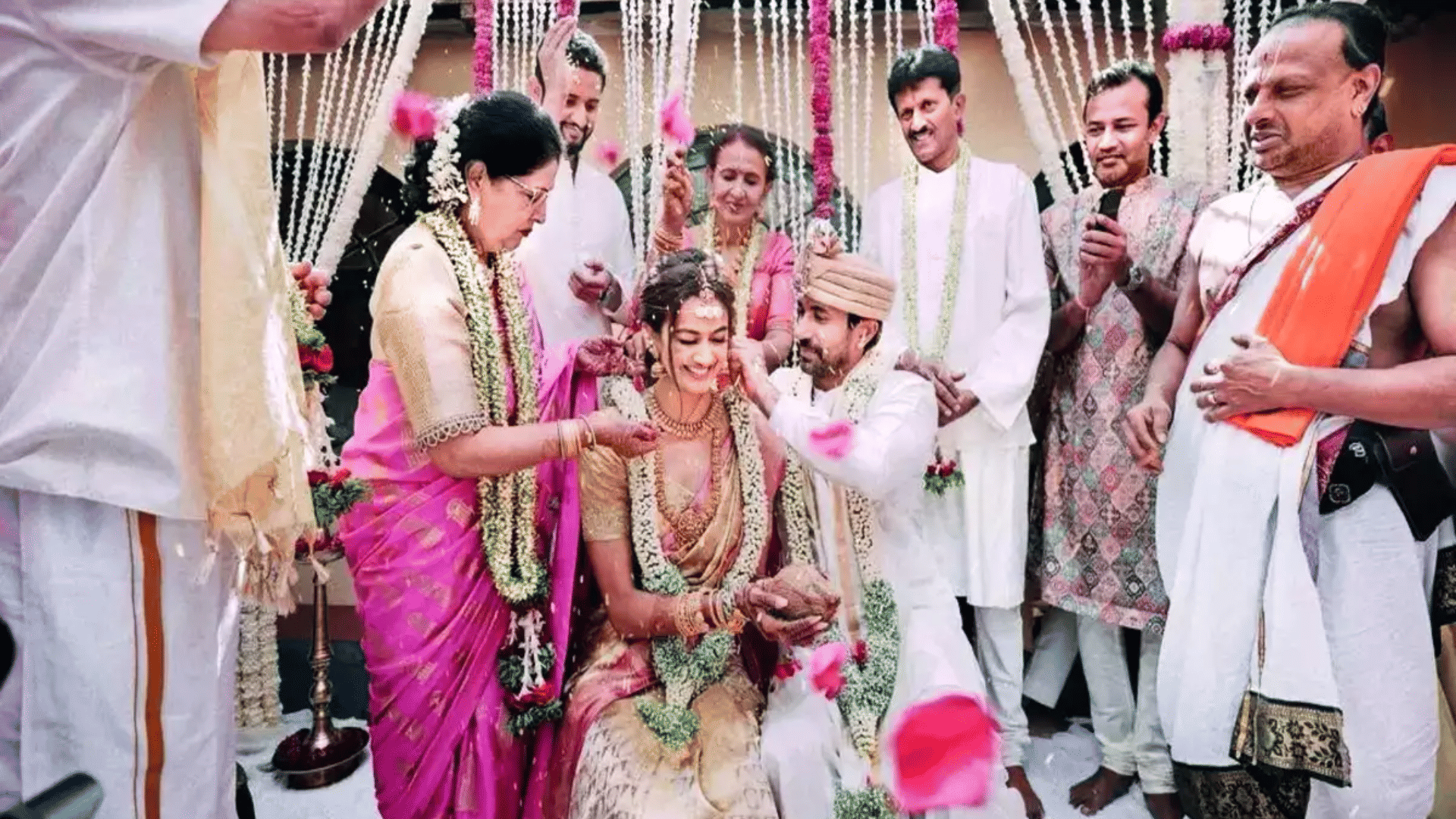 Shubra Aiyappa married with businessman Vishal Sivappa see South actress wedding photos goes viral on internet