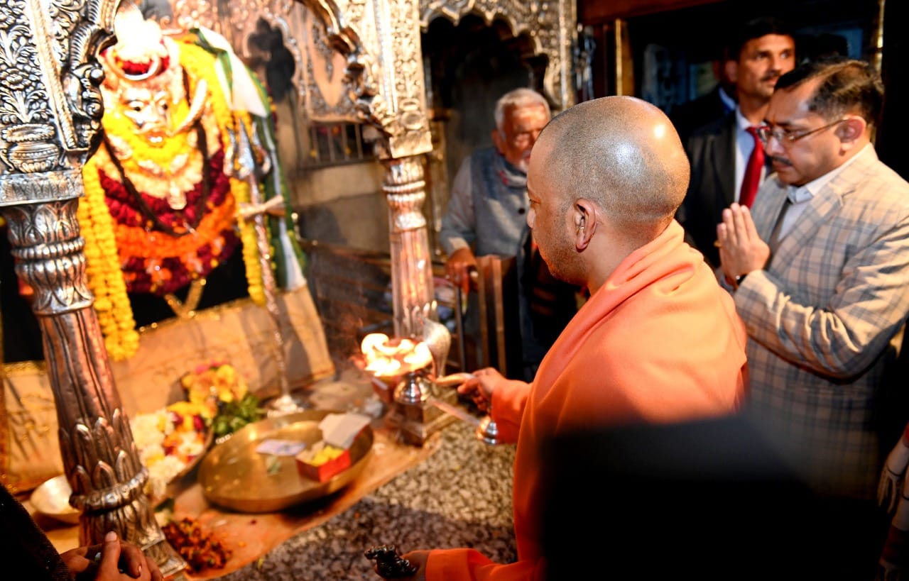 PHOTOS: CM Yogi was seen in this style in Kashi Vishwanath Temple, Jai Shri Ram was announced in the temple