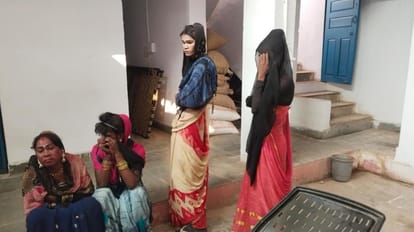 थाने में किन्नर