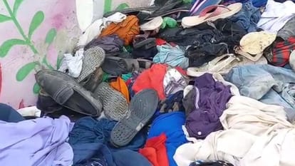 जूते-चप्पल और कपड़े की नीलामी