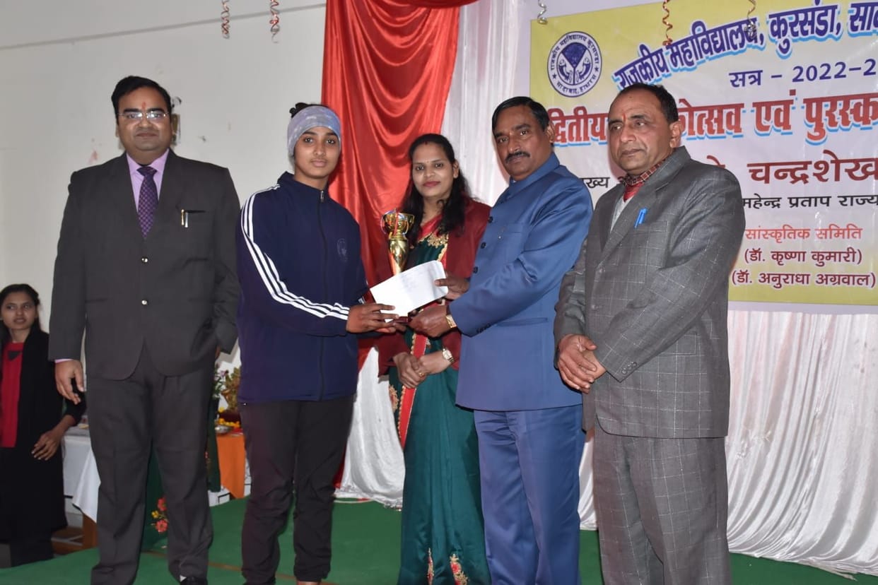 Hathras: Try to keep learning continuously with full energy: Vice Chancellor