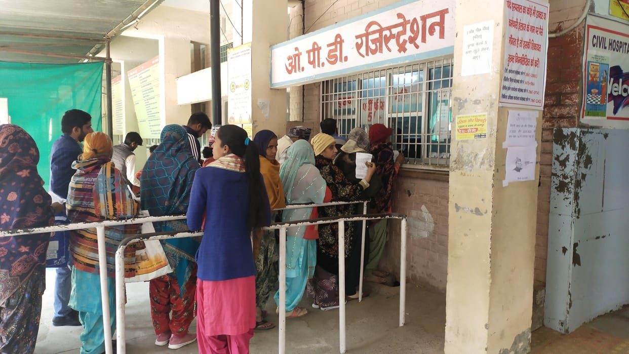 35% posts of doctors and 80% posts of SMO are vacant in government hospitals