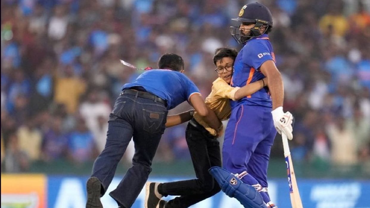 IND vs NZ Rohit Sharma little fan entered the field hugged Indian captain Hitman raipur