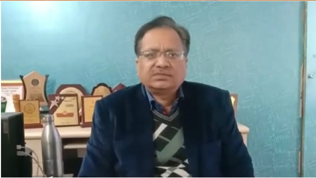 Police officer's daughter cheated of eight lakhs in gwalior befriended on instagram
