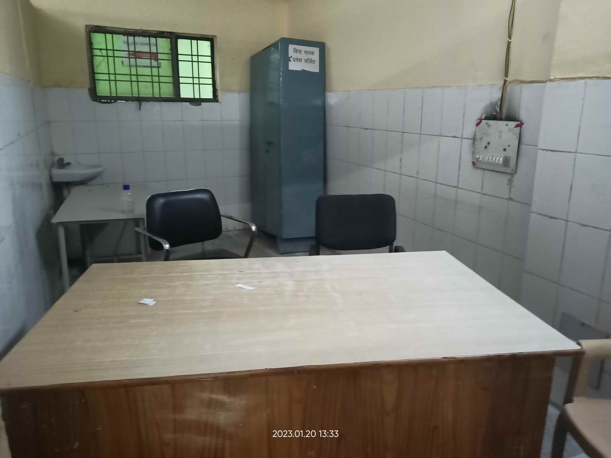 Doctors leaving the room before two o'clock in the OPD of the district hospital