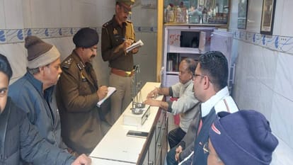 miscreants fled from side of Diwani Chauraha  After loot Loha Mandi in Agra
