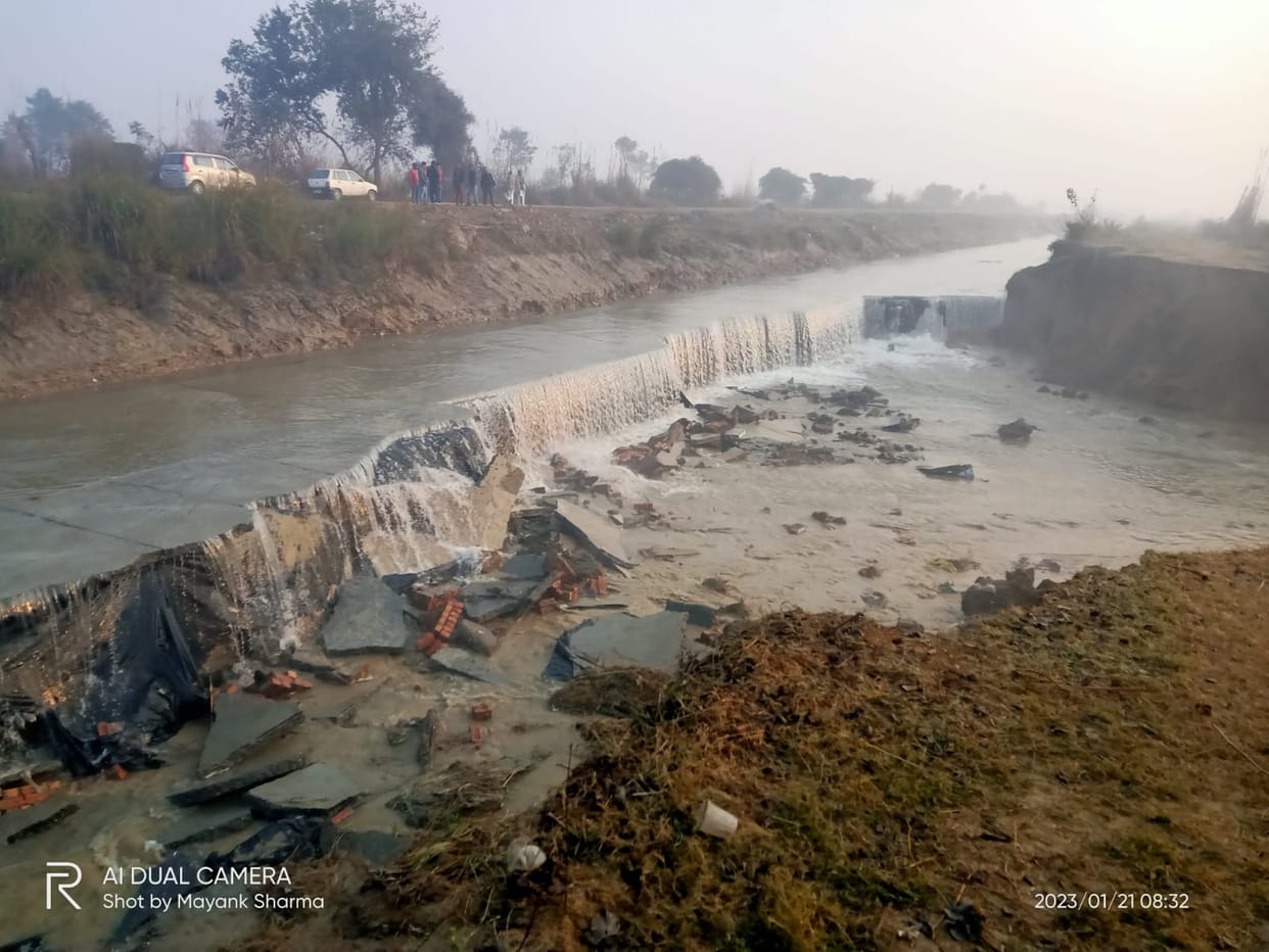 Saharanpur: Track of Roorkee Link Canal broken, hundreds of bighas of crop wasted