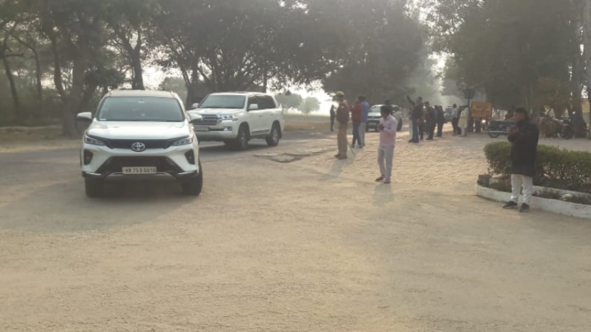 Gurmeet Ram Rahim with family and Honeypreet has reached Barnawa Ashram on parole for 40 days