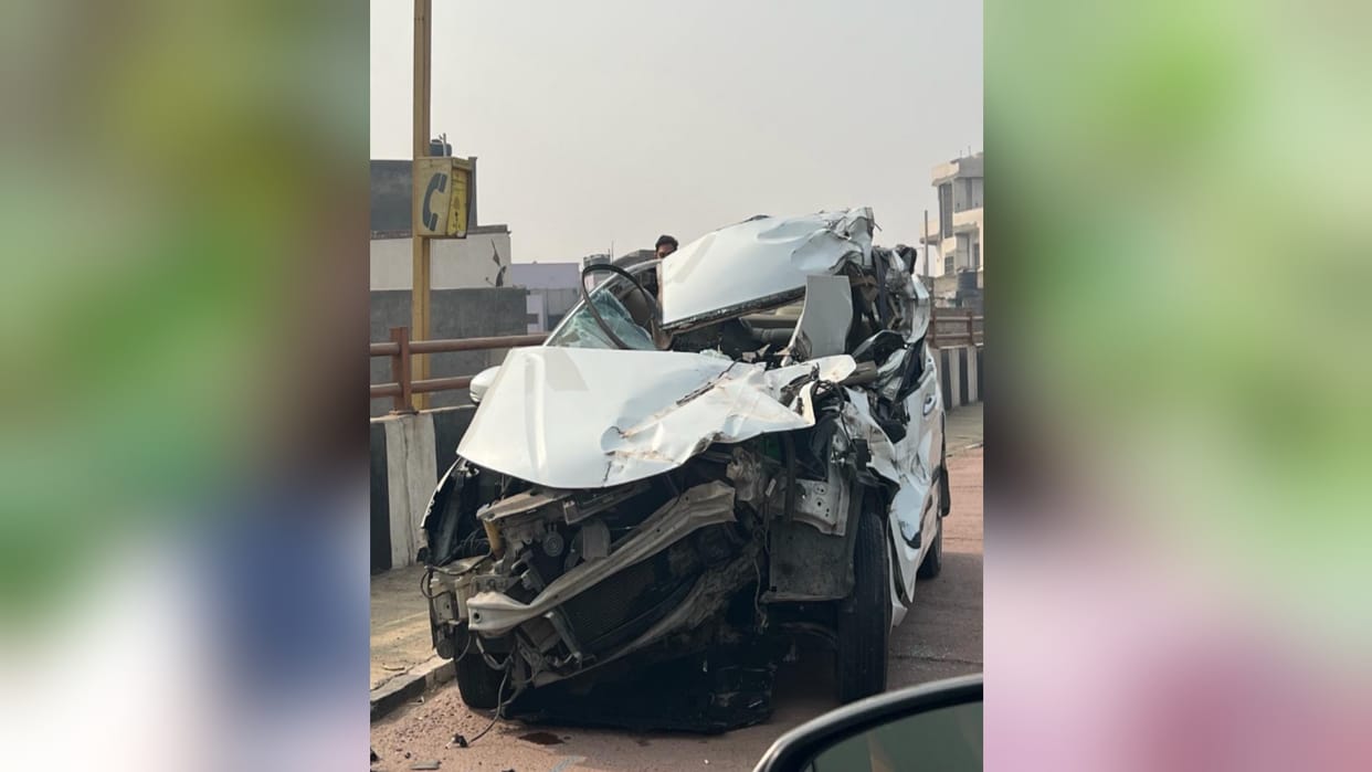 Meerut: Accident in Ghaziabad, three injured including the director of The Aryan School