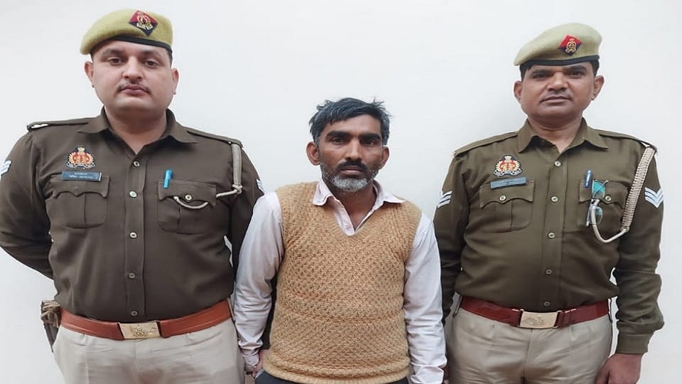ghaziabad murder case sack opened when smell passer-by screamed after seeing pieces of dead body