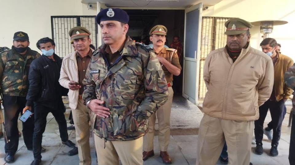 earlier too miscreants have looted with businessman and Saraf In Agra