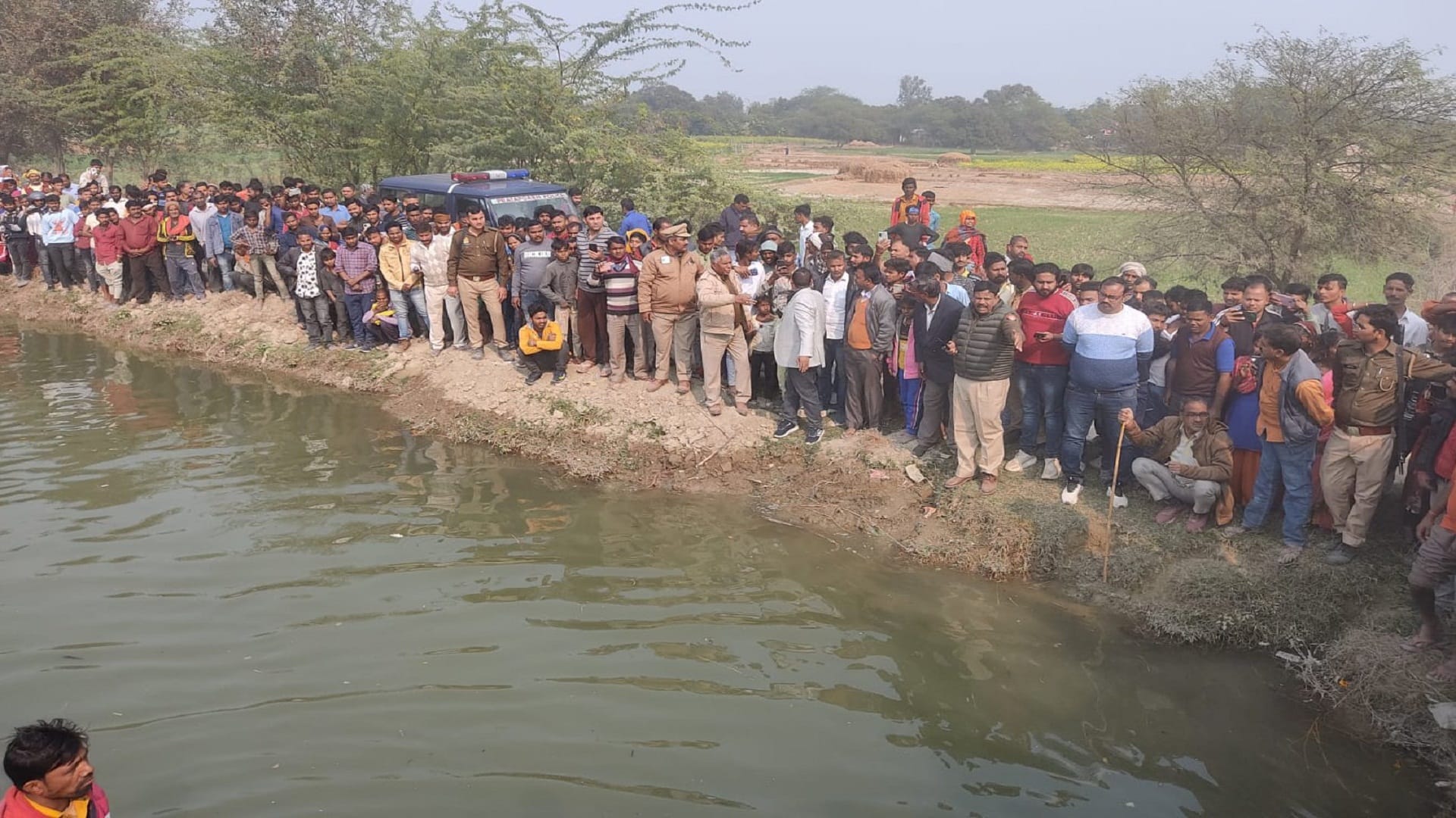 After eight hours of effort the dolphin was stopped by placing a net in the canal