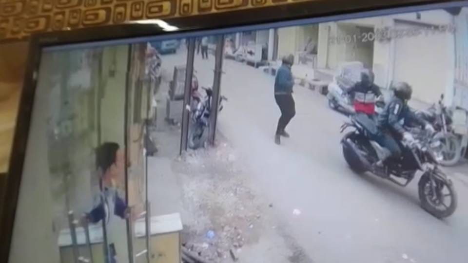 earlier too miscreants have looted with businessman and Saraf In Agra