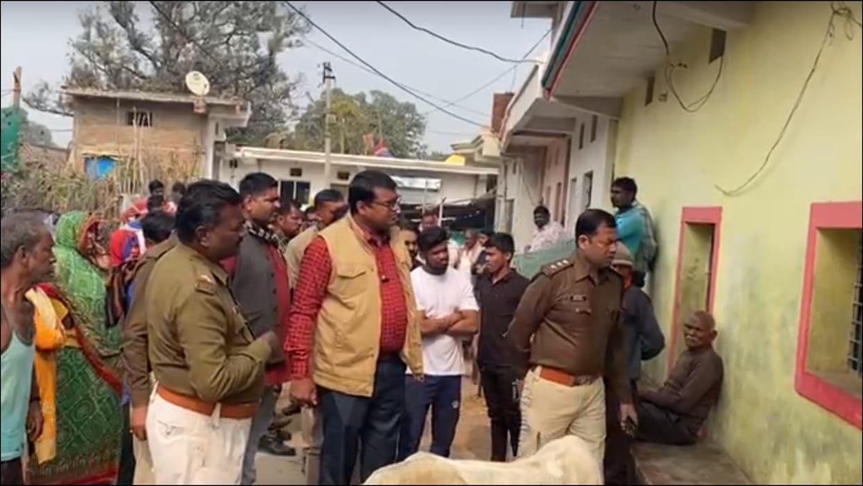 Satna News woman her child dead body found at house in Maihar Youth killed in Kolgawan