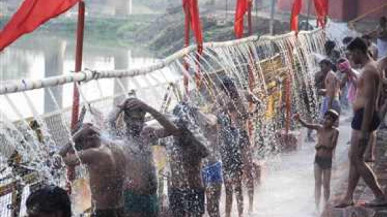 Mauni-Shanishchari Amavasya: Fountain bath in Ujjain's Shipra