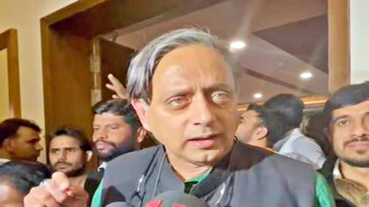 Shashi Tharoor called Pilot and Gehlot the winning leaders of the Congress