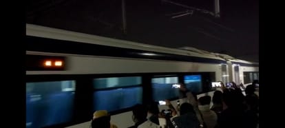 Glass of Vande Bharat Express broken: Stone pelting between New Jalpaiguri-Howrah, Railways is checking CCTV