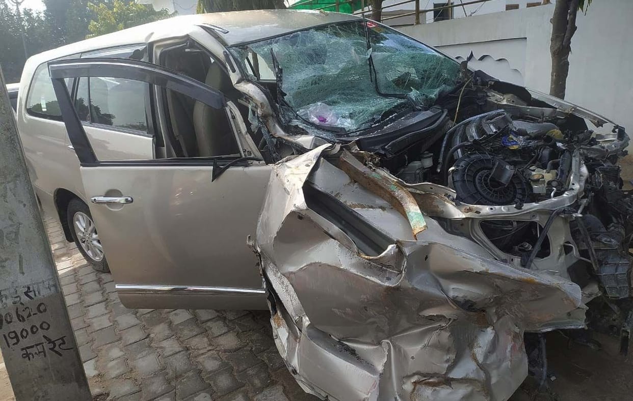 Three people riding Inevo injured due to collision of canter: Rajwinder had to pick up the son, daughter-in-law and granddaughter who returned from Canada from Delhi