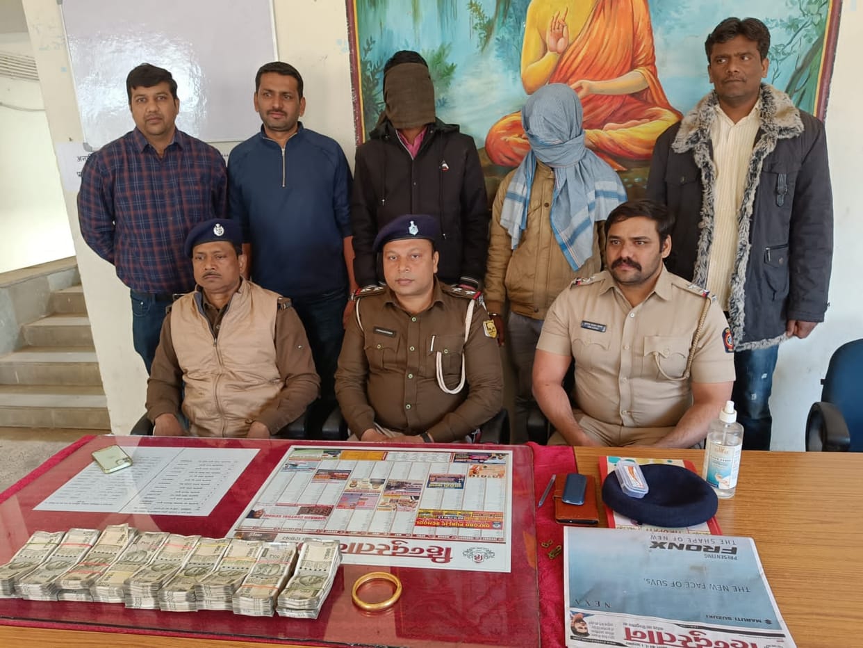 Two gold bangles stolen from Mumbai came to Bihar: They were enjoying selling one bangle of 335 grams, Mumbai
